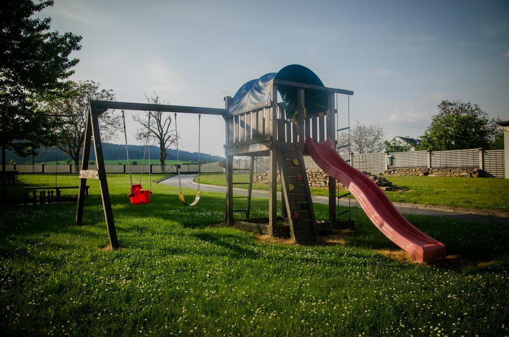 Penzion Pod Hurkou Hradecna Exterior foto